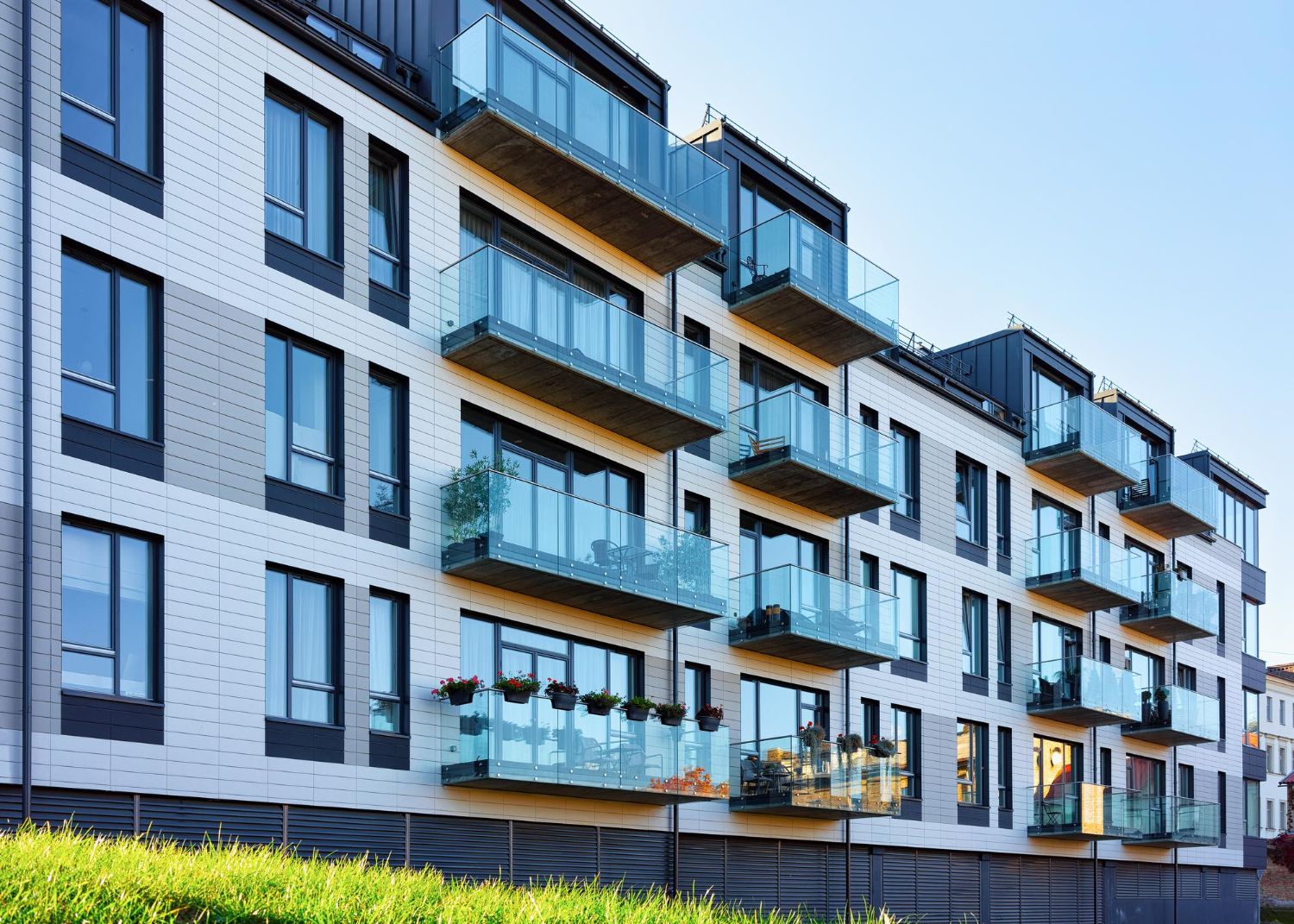 Strata complex